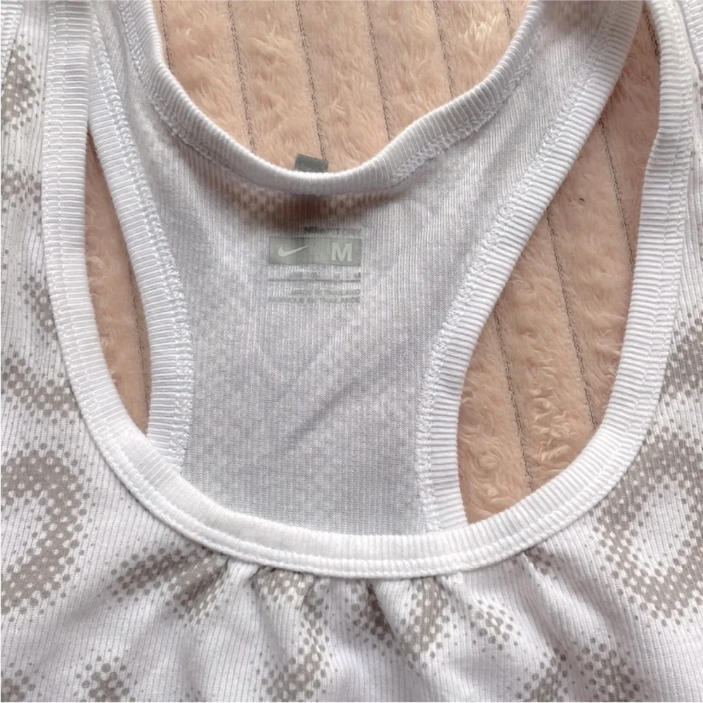 NIKE dry fit animal print white and grey tank top - Picture 2 of 4